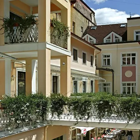 Cesky Dvur Apartment