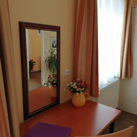 Cesky Dvur Apartment